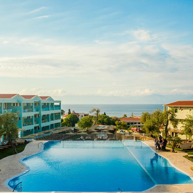 Aparthotel Robolla Beach