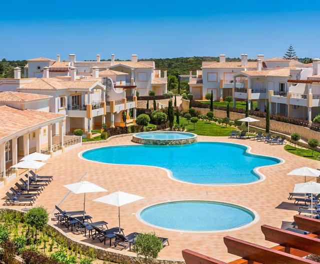 NAU Salema village - inclusief huurauto