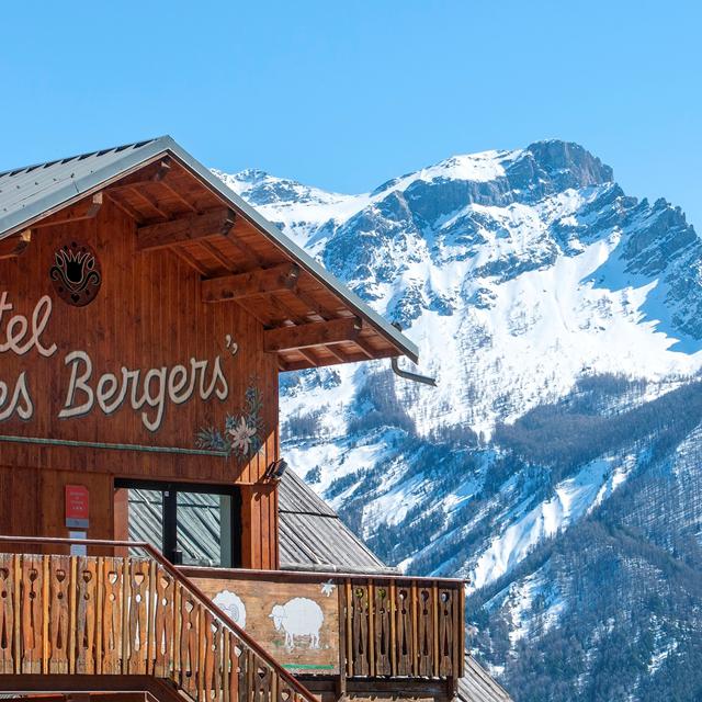 SOWELL Family Les Bergers***