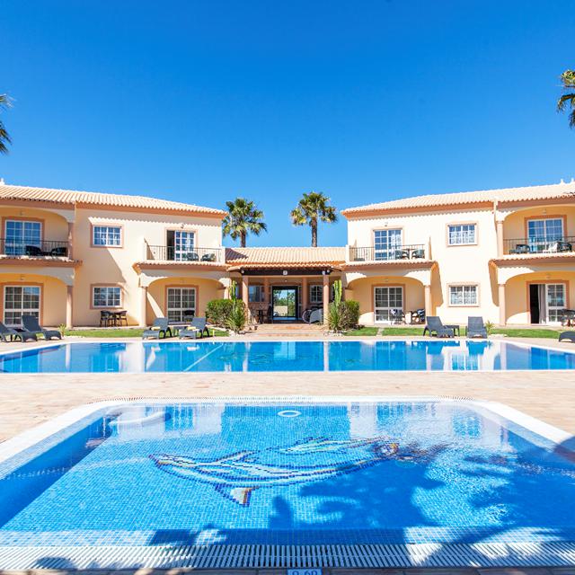 Aparthotel Atalaia Sol - inclusief huurauto